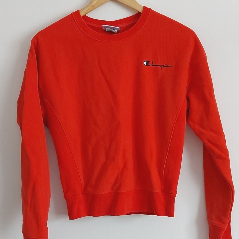 Champion Crew Neck Sweatshirt with Embroidered Logo.  Reverse Weave.